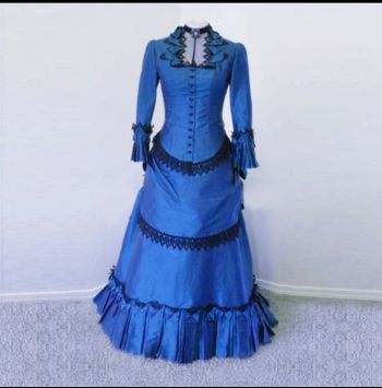 Elegant Full Sleeve Full Sleeve Victorian Bustle Ball Gown